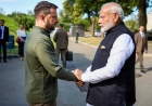 प्रधानमंत्री नरेंद्र मोदी ने शुक्रवार को कीव में यूक्रेन के राष्ट्रपति वलोडिमर जेलेंस्की से मुलाकात की
